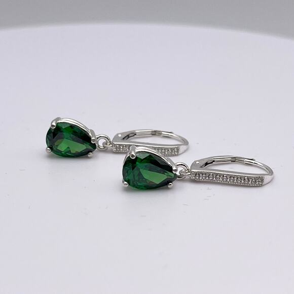 Beautiful 5ctw Pear Cut Emerald & White Sapphire Teardrop Emerald Earrings - Picture 5 of 6